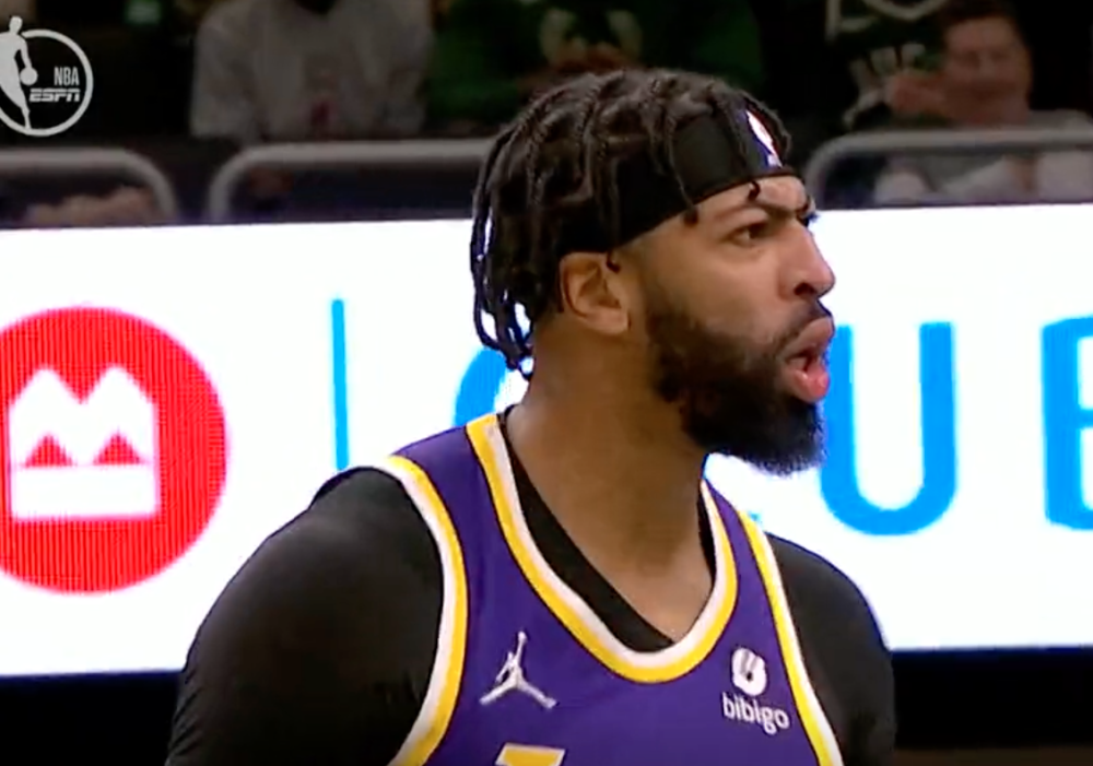 C7娱乐-包含浓眉哥回归赛场，问鼎冠军首场状态亮眼，澳大利亚队观众沸腾！的词条