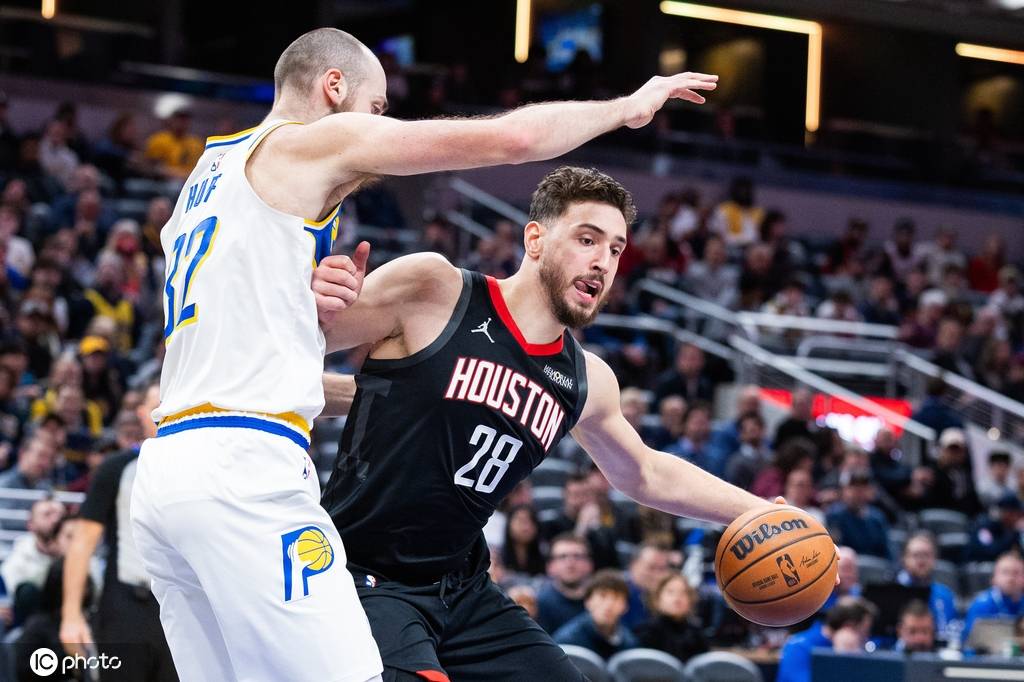 C7娱乐-西亚卡姆在美国队比赛中出色防守，回归赛场引发热议！的简单介绍