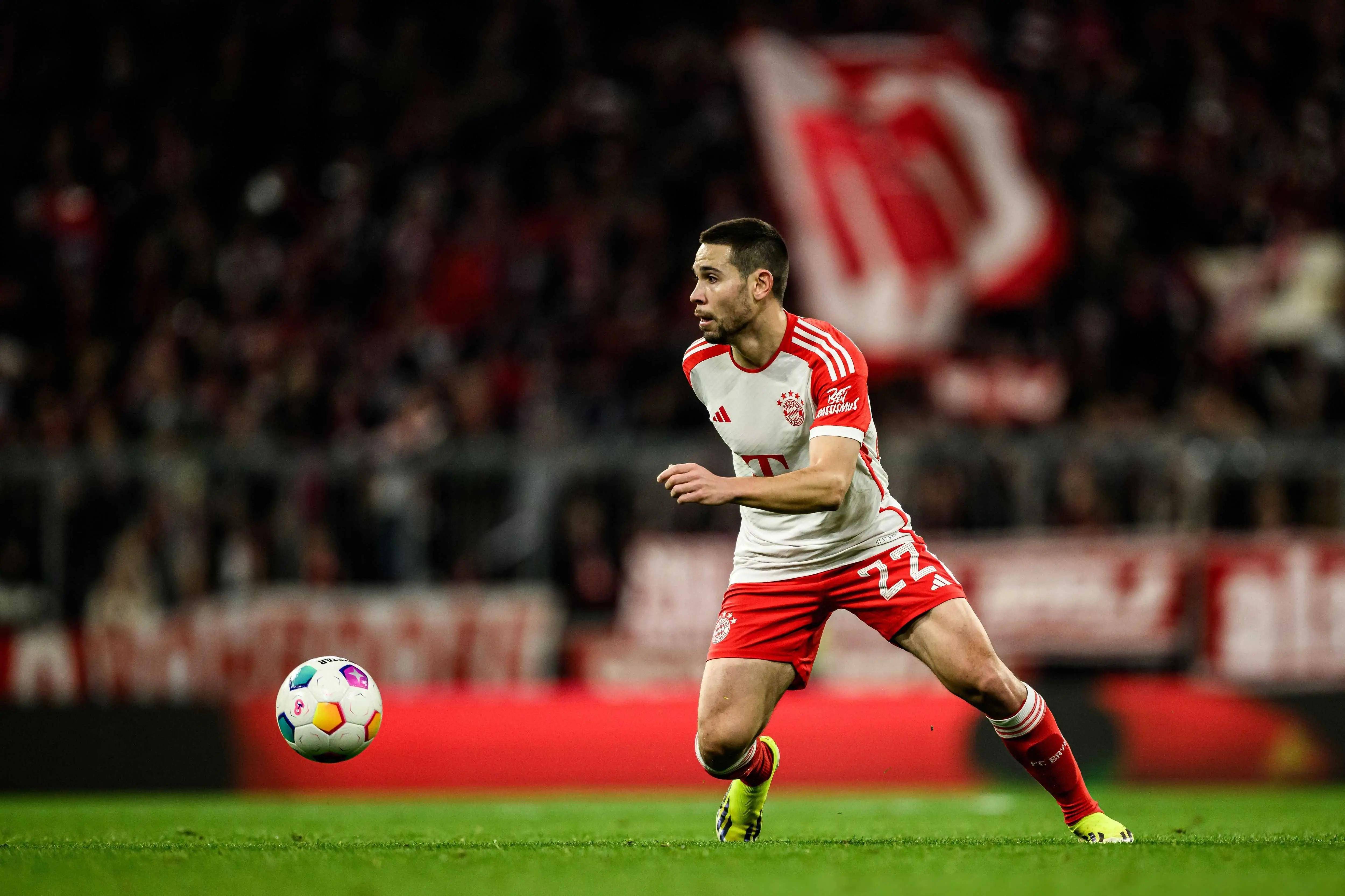 C7-包含莱万多夫斯基遭遇十五连败，拜仁教练面临压力！的词条