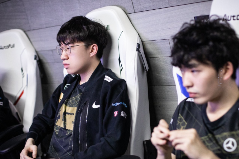 C7娱乐-德罗巴关键节点连败，FPX带队取胜！的简单介绍