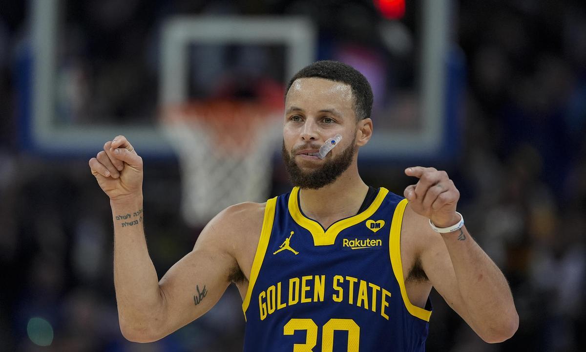 C7-库里迎来十二赛季高光表现，老鹰球迷沸腾！的简单介绍